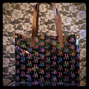 😍DOONEY & BOURKE Med Acrylic Tote